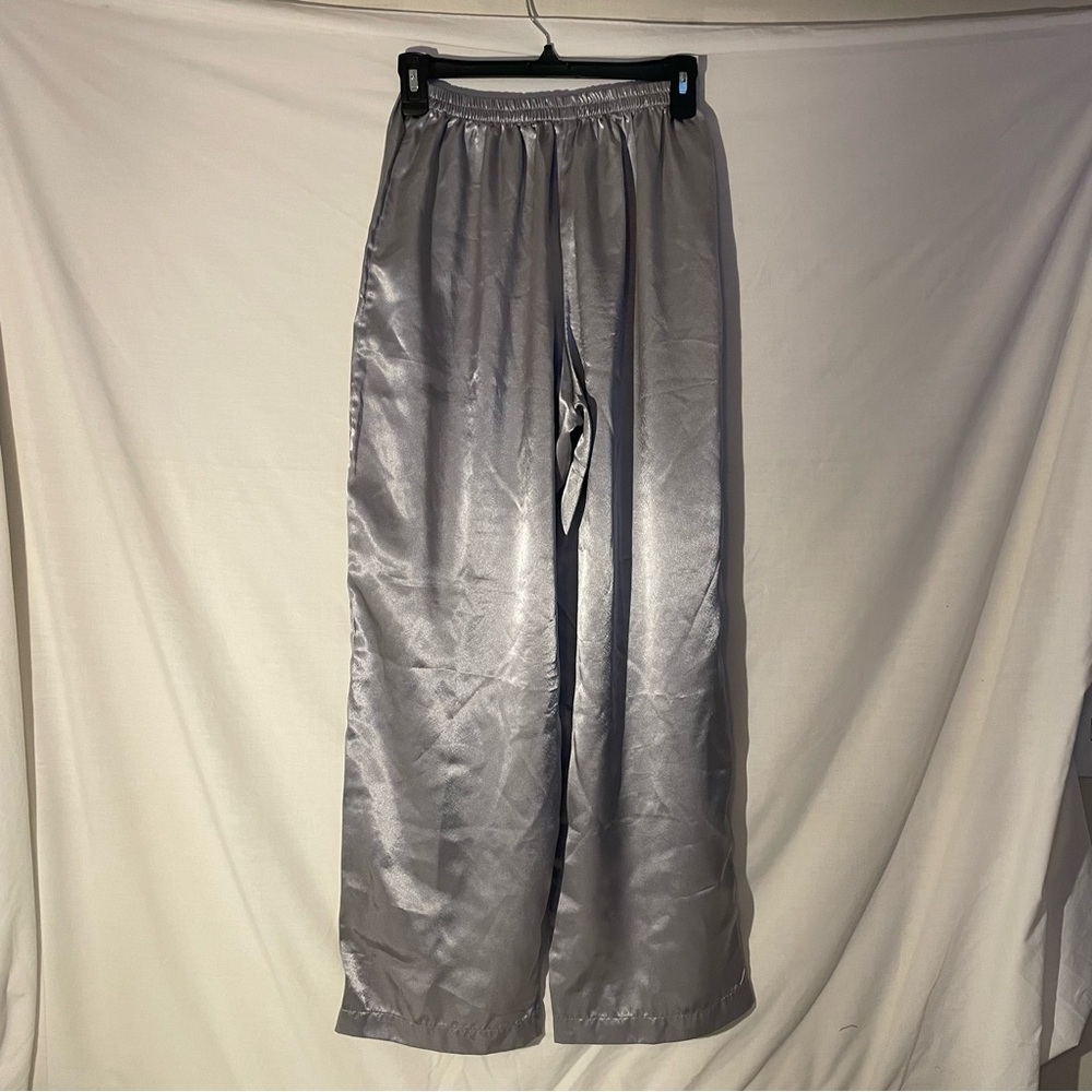 Pajama pants silver (polyester)feels like Satin size small elastic waist - Picture 2 of 5